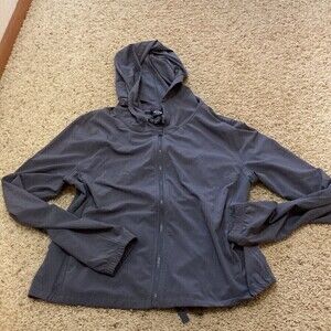 Victoria sport gray lightweight jacket